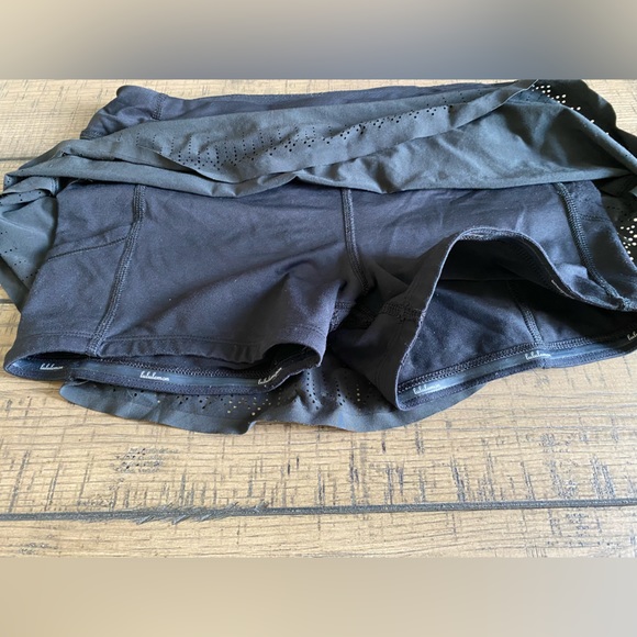 LULULEMON Skort | Size 4 - Picture 4 of 10